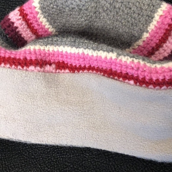 Erin Knitwear From Ireland 100% Wool Outer Crochet Flower Embellished Beanie - Picture 6 of 6